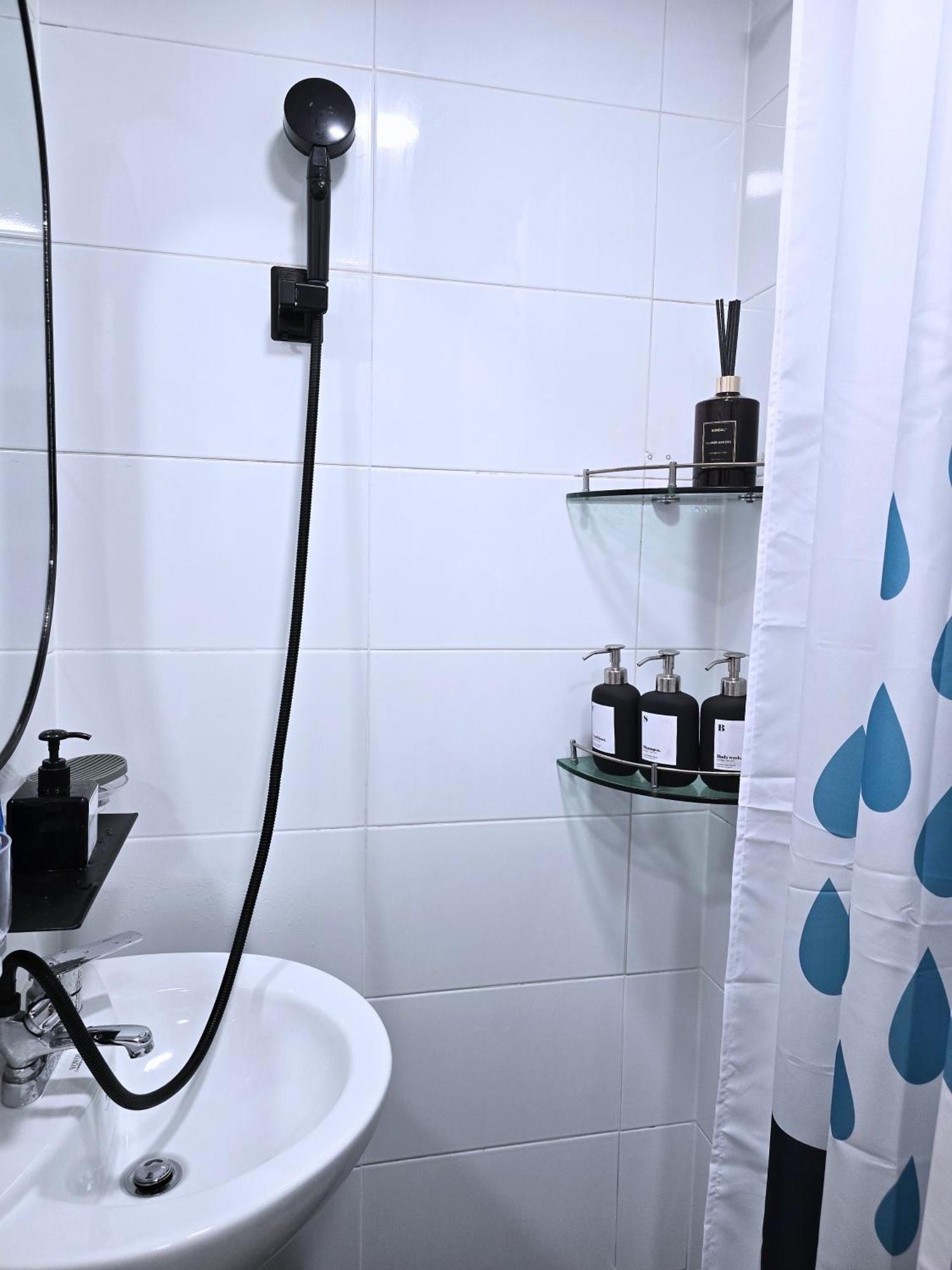 Rinn - Bongcheon Station, National Uni, Airport Bus Apartment