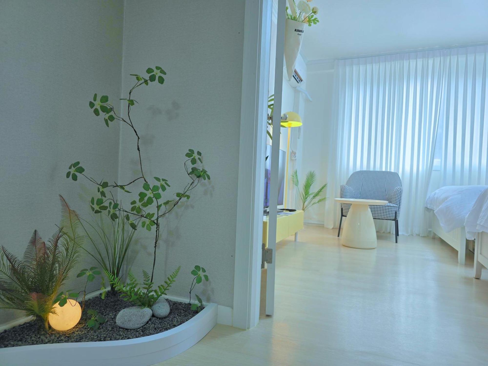 Rinn - Bongcheon Station, National Uni, Airport Bus Apartment