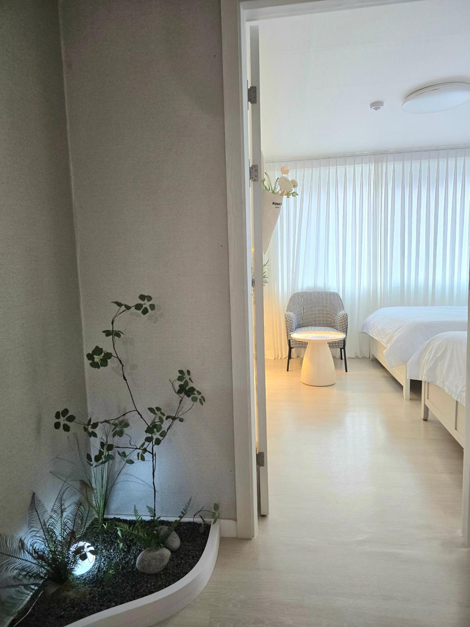 Apartment Rinn - Bongcheon Station, National Uni, Airport Bus